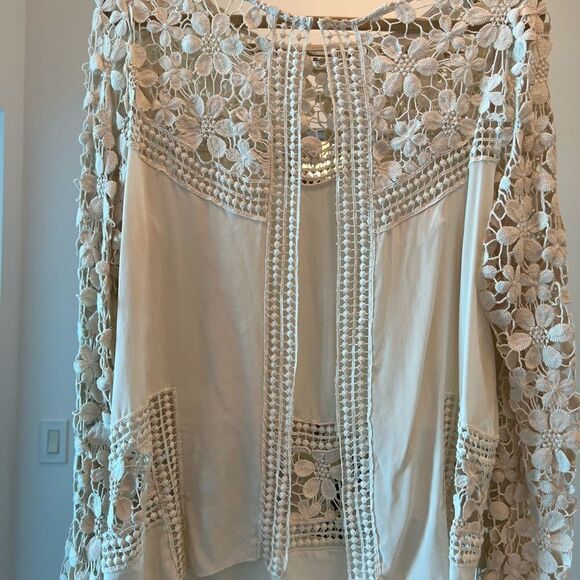 ✨NEW ALEXIS Zuzana Silk Crochet Top - Picture 6 of 7